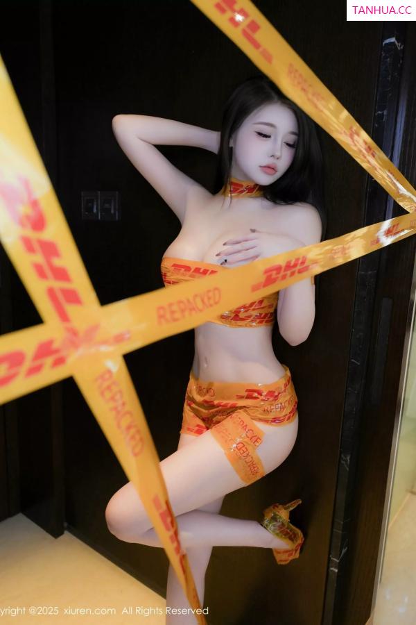 甜妮  [XiuRen]高清写真图 2025.03.14 No.10016 甜妮 美腿性感第32张图片